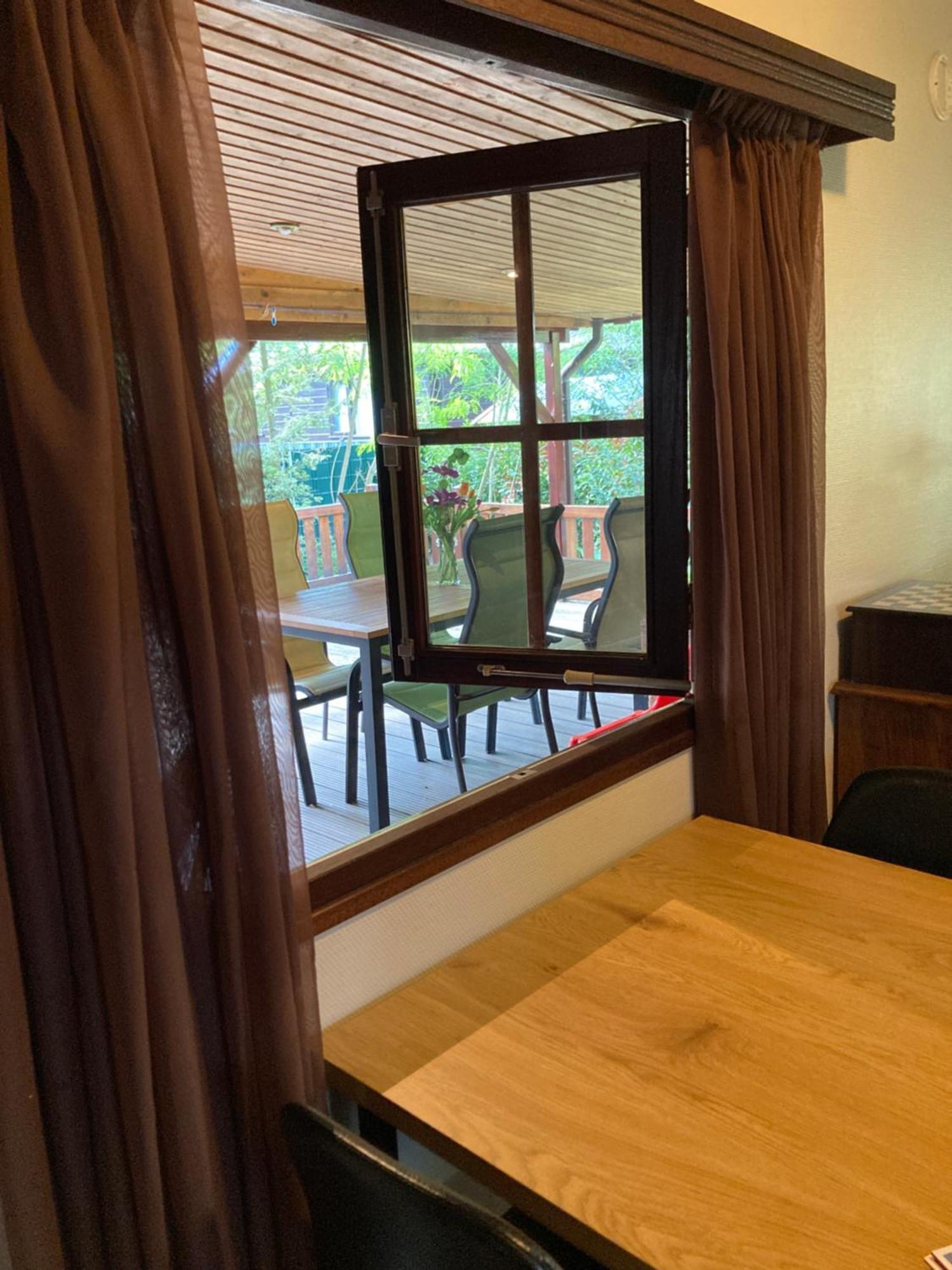 Mijn Chalet Erm エクステリア 写真